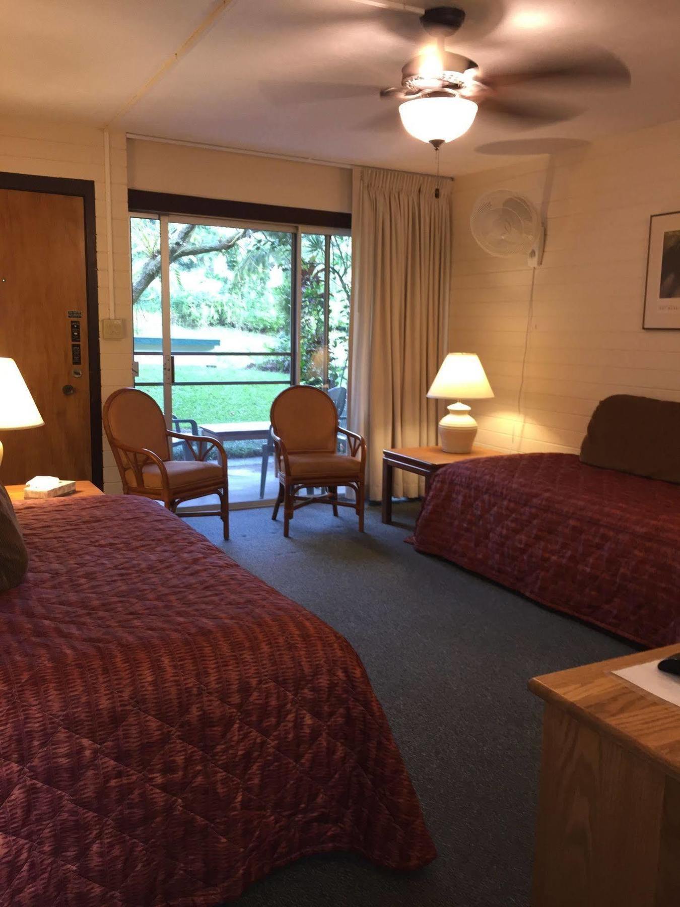 Dolphin Bay Hotel Hilo Dış mekan fotoğraf