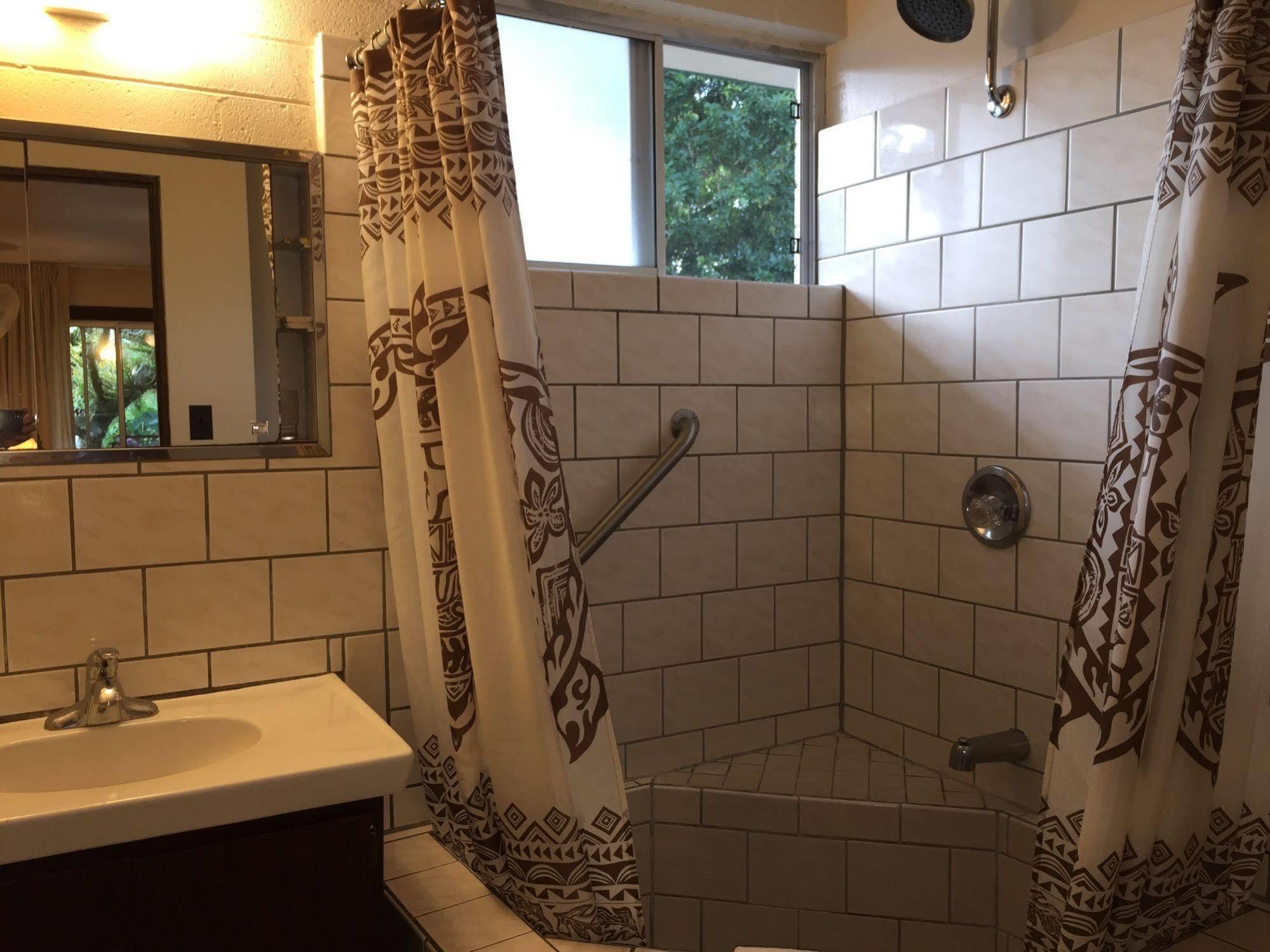 Dolphin Bay Hotel Hilo Dış mekan fotoğraf
